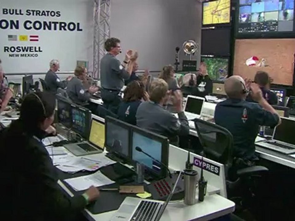 Baumgartner glückt rekordsprung durch die schallmauer