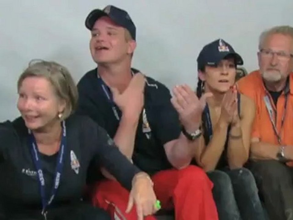 Rekordsprung geglückt: Baumgartner durchbricht im freien Fall Schallmauer