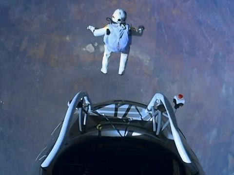 Felix Baumgartner's Supersonic Freefall - Mission Highlights - Red Bull Stratos