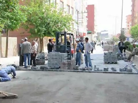 MARDİN YOLU ÖZEL IDARE PARKE DÖŞEME (26)04-05-2010