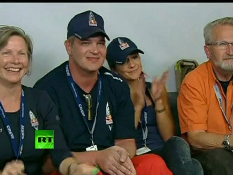 Stratos Jump video: Felix Baumgartner in supersonic stratosphere freefall