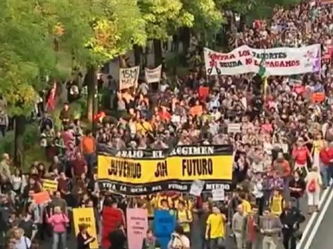 Испанцы шумно протестуют против экономии бюджета