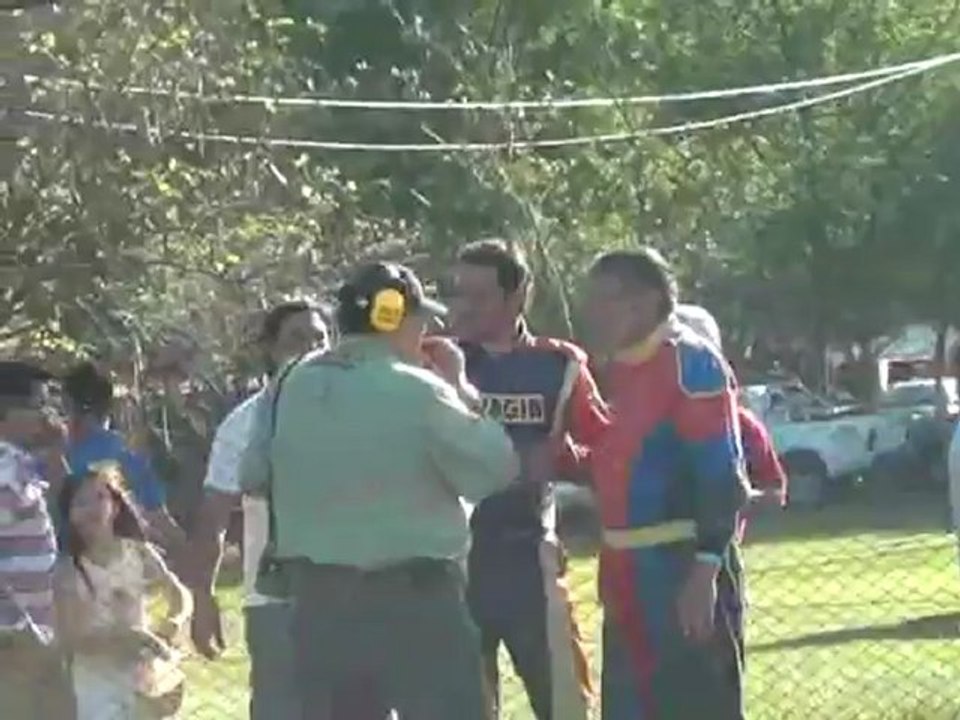 2012-10-14 - limitada - Acuña Pinino - P. INVITADO (nota)