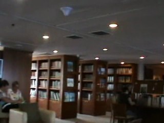 FTI Berlin Kreuzfahrten große kostenlose Bücherei Bibliothek und DVD verleih auf dem Schiff  Hubert und Matthias Die Fellas Mittelmeer Nordland rotes Meer