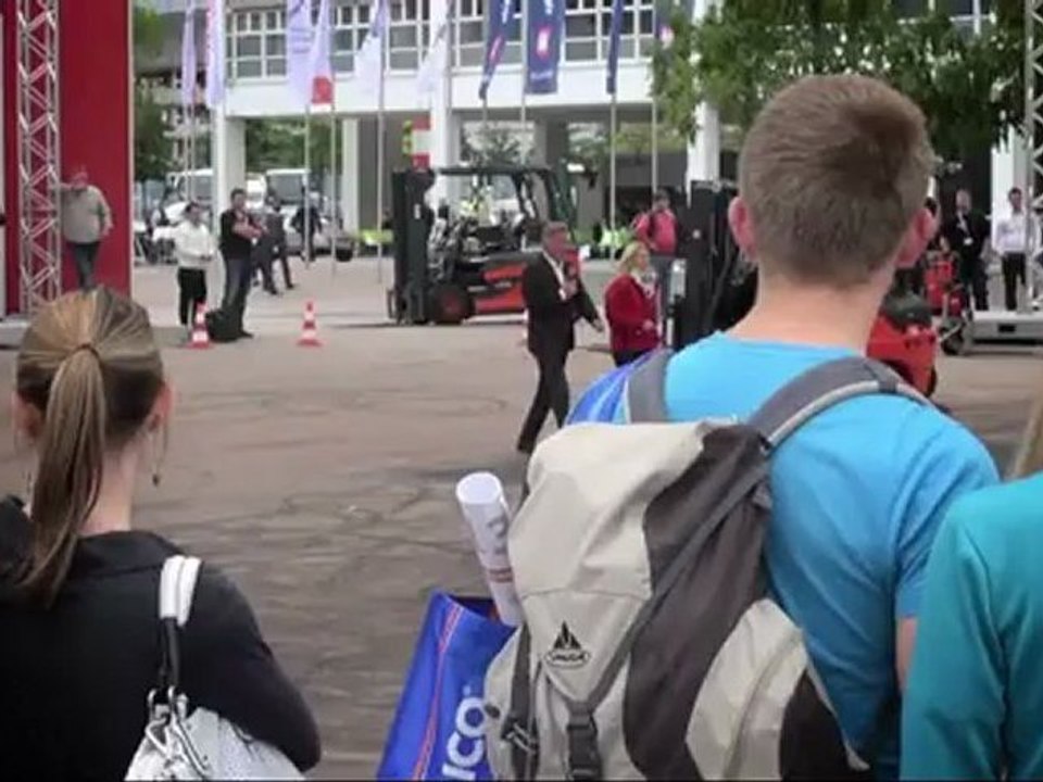 Automechanika 2012 – Electromobility with Linde MH