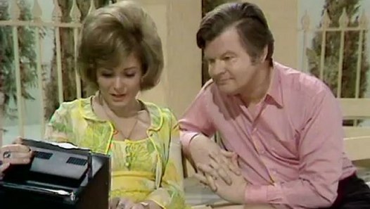 Benny Hill Videos En Español