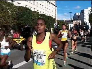 tout rennes court 2012 '' 5km La ''RENAULT'' Femmes avec mario et son petit vélo