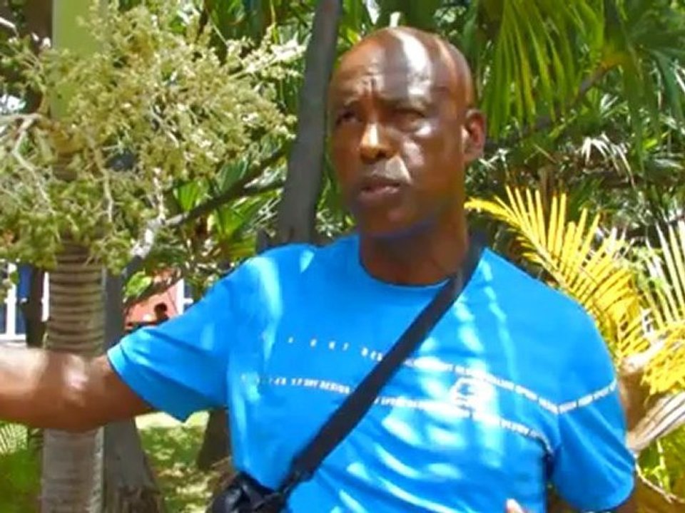 Forum Social Réunionnais dimanche 4 novembre 2012 - St paul - boulodrome du front de mer