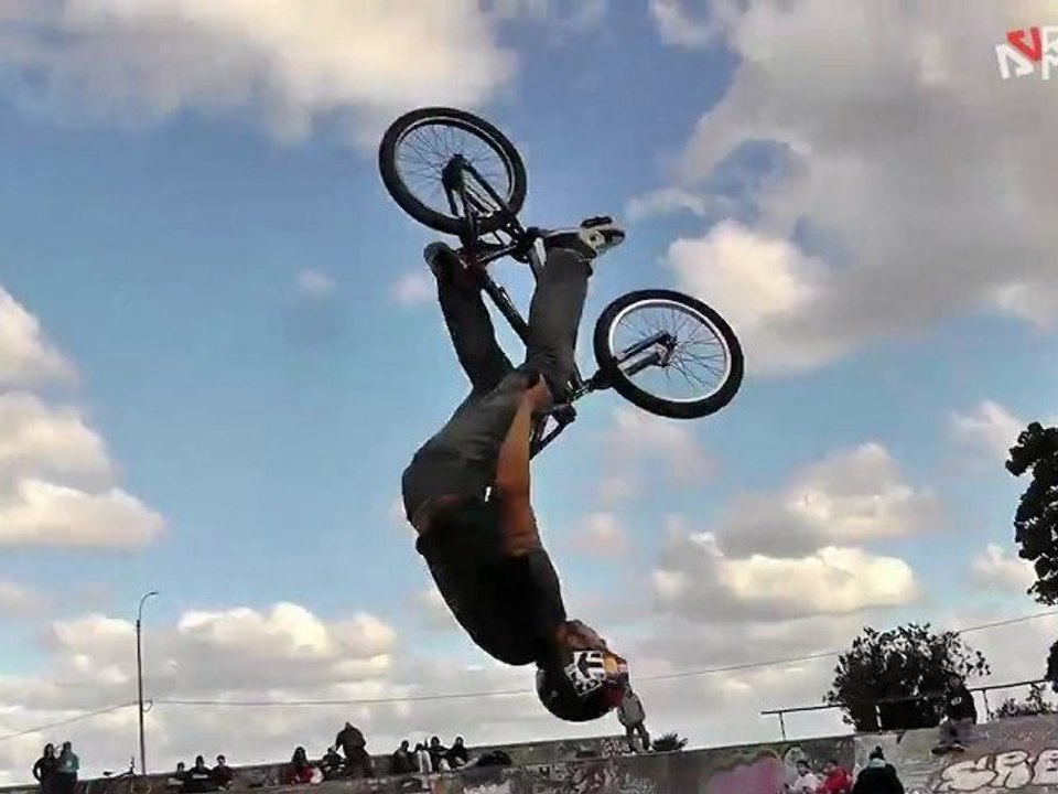 X TREME URUGUAY - All Sports video - Cool Shoe Tricks & Chicks