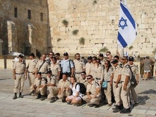 Ein Song für den IDF Soldaten . Hu Yivarech - nomangodoytokay bietet