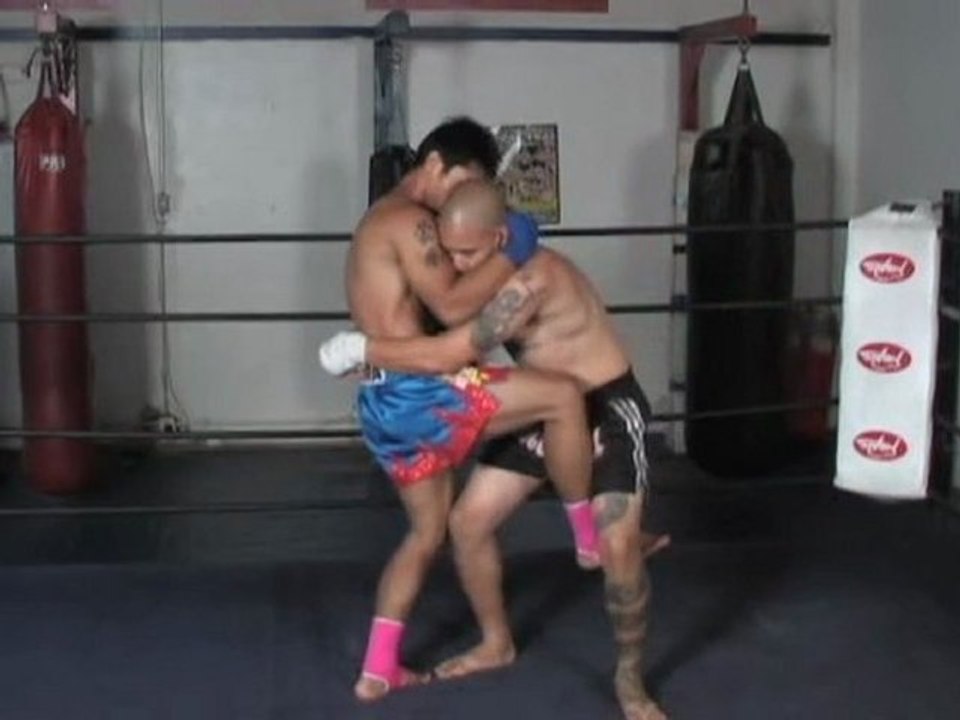 muay-thai clinch (training)