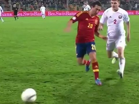 man-trinh-dien-cua-nhac-truong-arsenal santi-cazorla-trong-tran-dau-voi-belarus