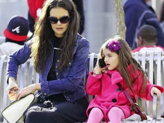 Suri Cruise Organises Her Social Life on Her Mobile Phone