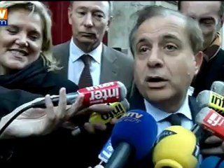 Sarkozy décore un proche de Copé "dans la meilleure ambiance du monde", selon Karoutchi