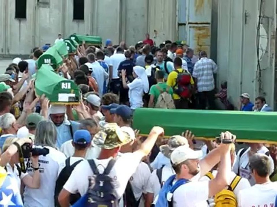 Karadzic gibt sich vor un-tribunal als unschuldsengel