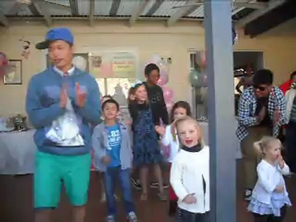 Gangnam STyle in AUSTRALIA..