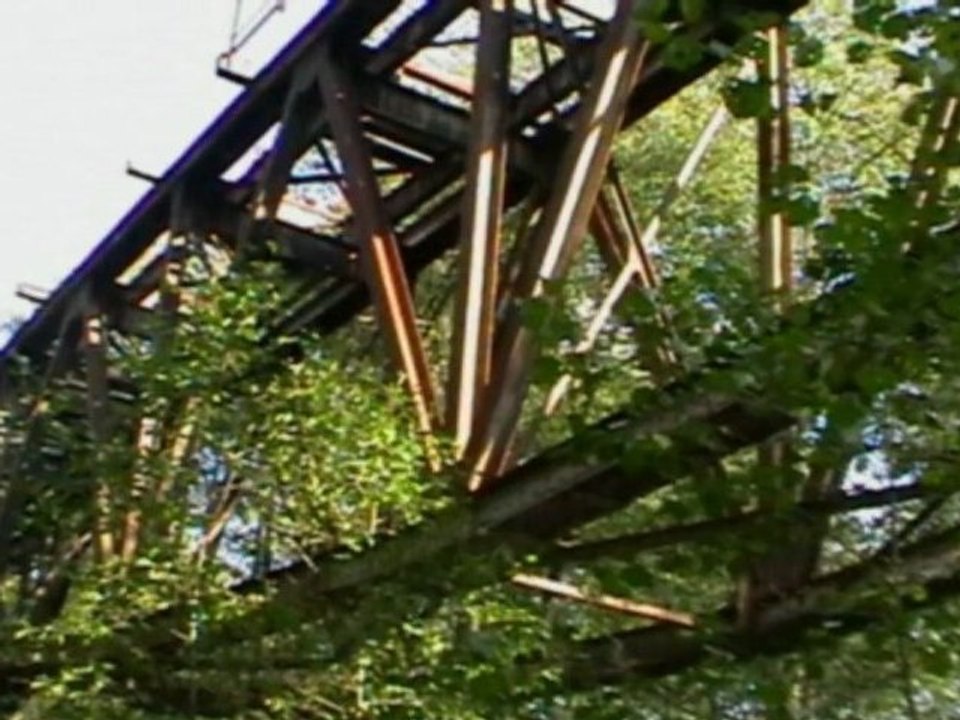 Czerwony most w Polanowie