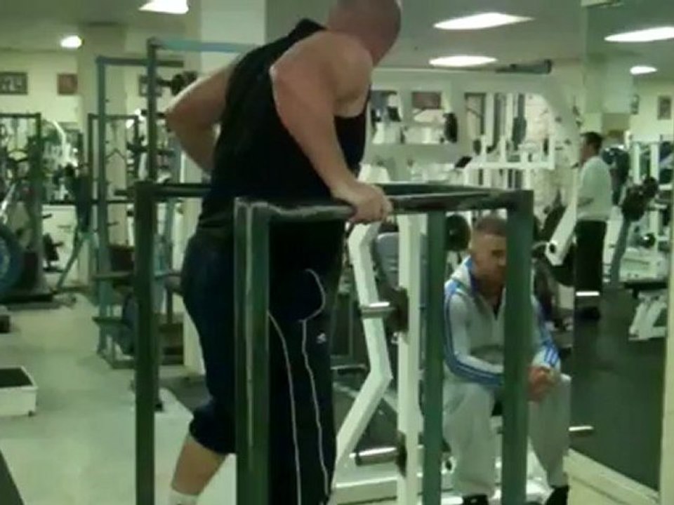 Mikey in the Reps Gym Preston: Dip challenge on Konkura.com Sport and Fitness