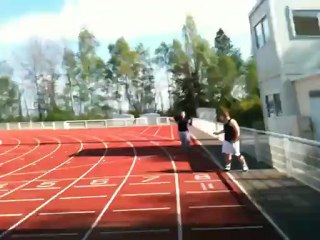 100 M à reculons en 18"09