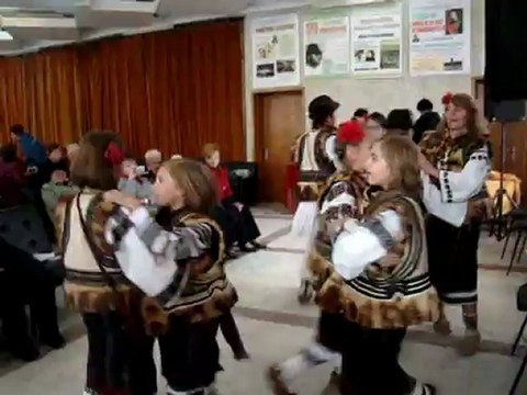 Toamnă Bucovineană, 13 octombrie 2012,Câmpulung Moldovenesc, Formaţia Floare de colţ- coordonator Liviu Boşneag