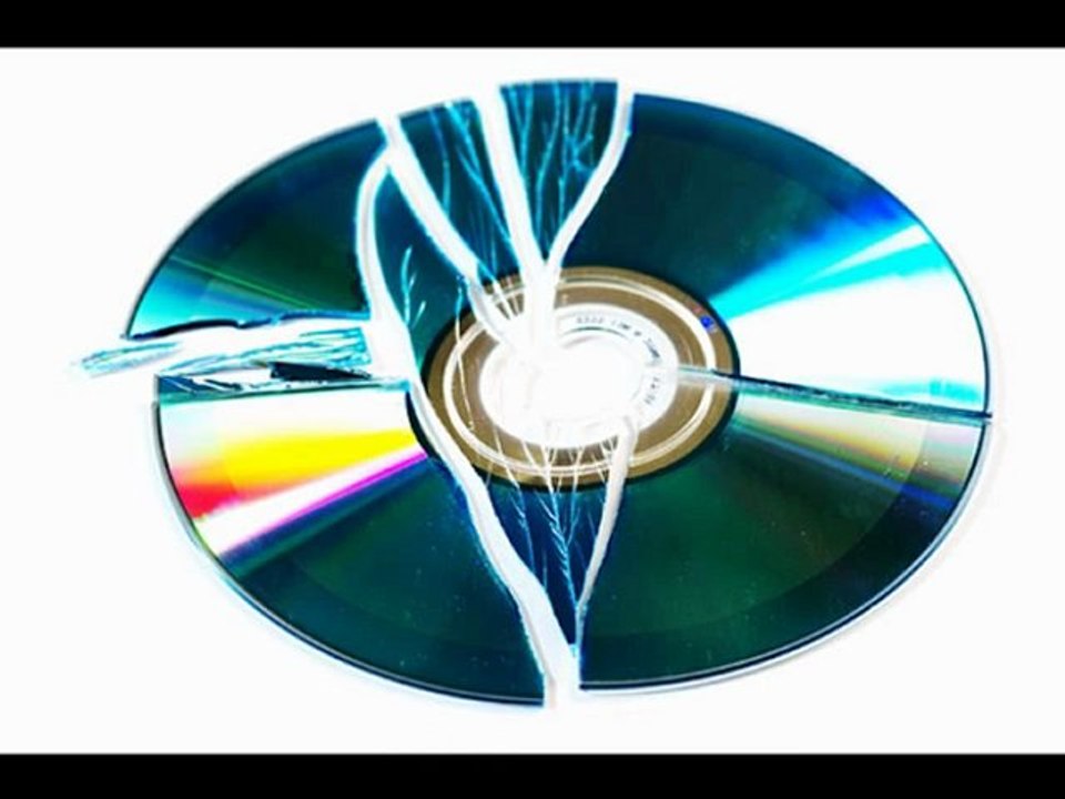 Used Games = Piracy? Um....No