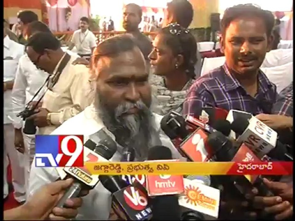 Cong leaders submits memorandums on state issues