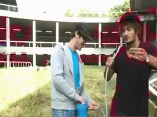 Sakızla Yapılan İlginç Görüntülerin Eğlendirici Sahnesi