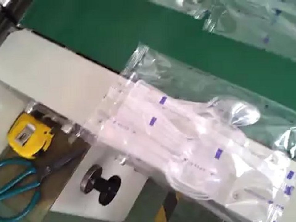 【Disposable goods packing machine】