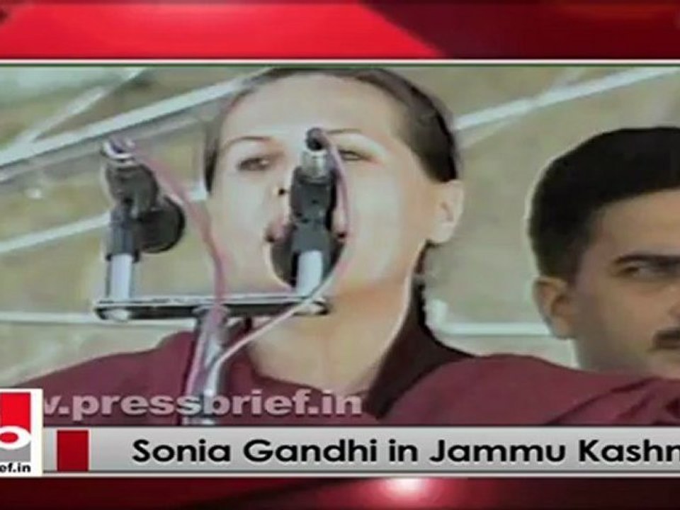 Sonia Gandhi in Kashmir pays tributes to the Kargil heroes