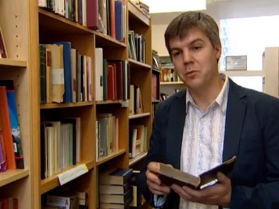 Außergewöhnlicher Schmuck aus Buchseiten | Euromaxx