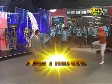 Nataly canta con el Pollo en Volumen 4