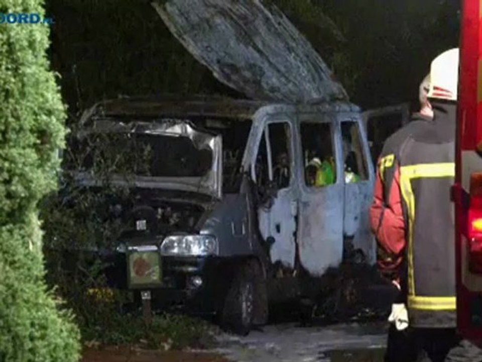 Vier gewonden bij ontploffing bestelbus in Bellingwolde - RTV Noord