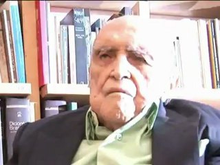 Niemeyer é internado novamente