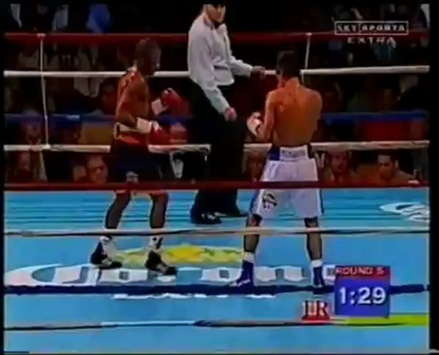 2000-09-02 Erik Morales vs Kevin Kelley
