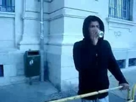 CANETTES A LA POUBELLE