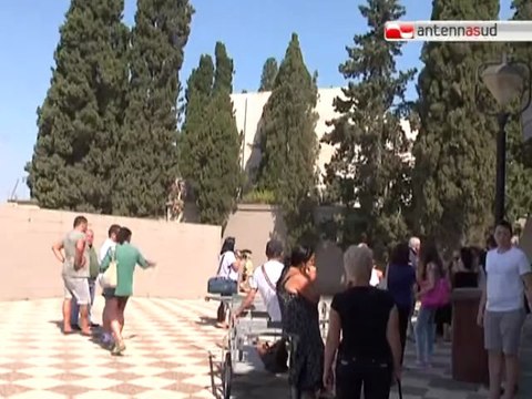 TG 17.10.12 Anziana picchiata nel cimitero di Bari durante un tentativo di scippo