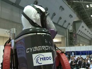Japan robot suit offers hope for nuclear work