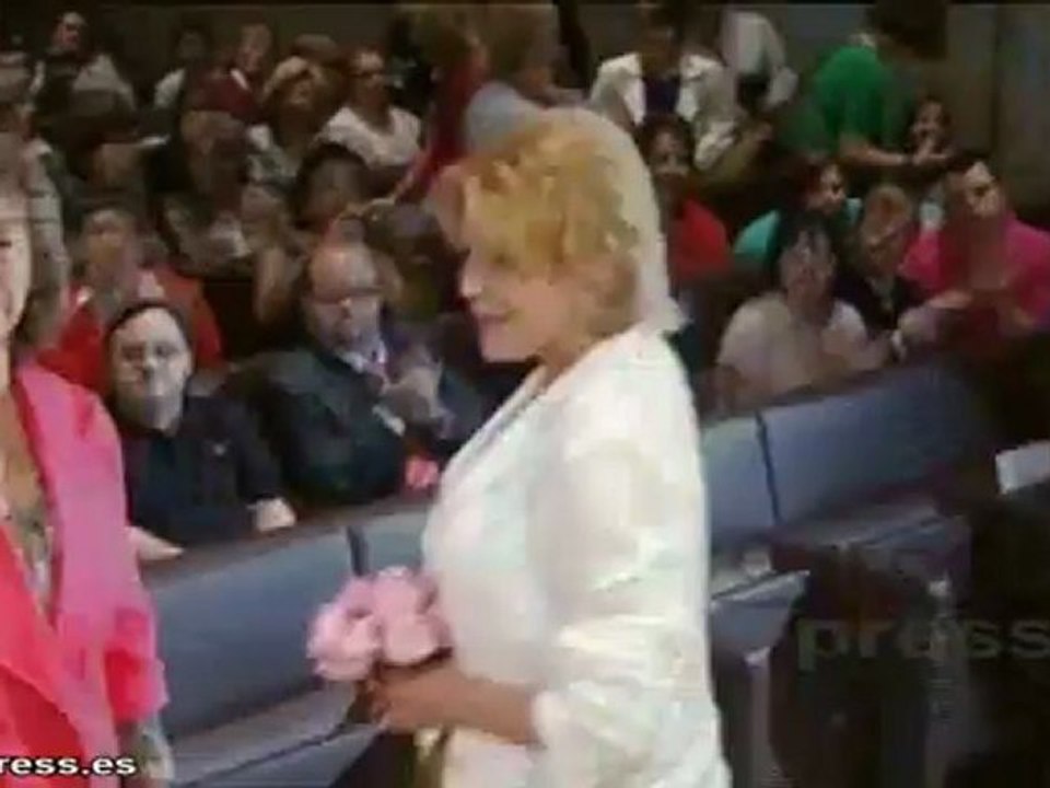 Tita Cervera y su hijo se reencuentran