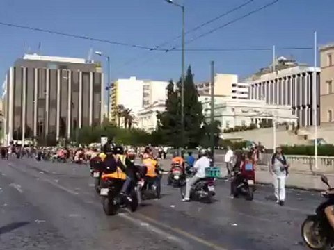 Μηχανοκίνητη πορεία στη Βουλή