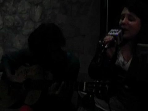 Surprise pour Maeva lors des dédis du Showcase