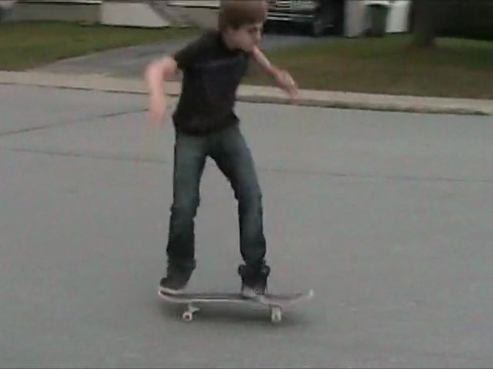 Gui tricks 7 : Tutoriel Frontside 180 en skate