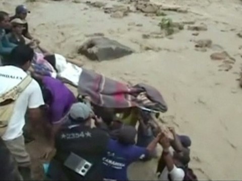 Rescuers search for survivors of Peru landslide