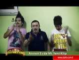 Hayrettin ve Mustafa Topaloğlu 'Annen evde mi  klibinde - www.kekillicivideo.com