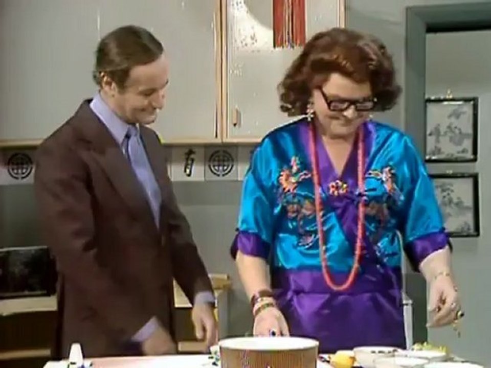 Benny Hill Videos En Español