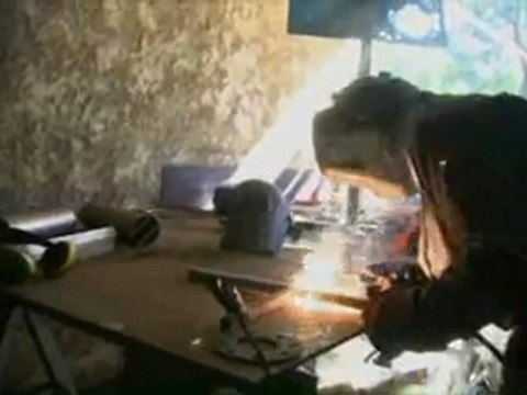 Mode d'emploi(s). Soudeur et assistante ressources humaines