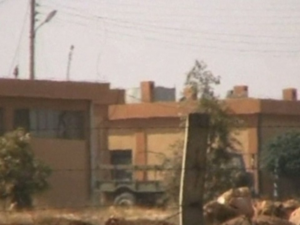 Syrian rebels seige government army base