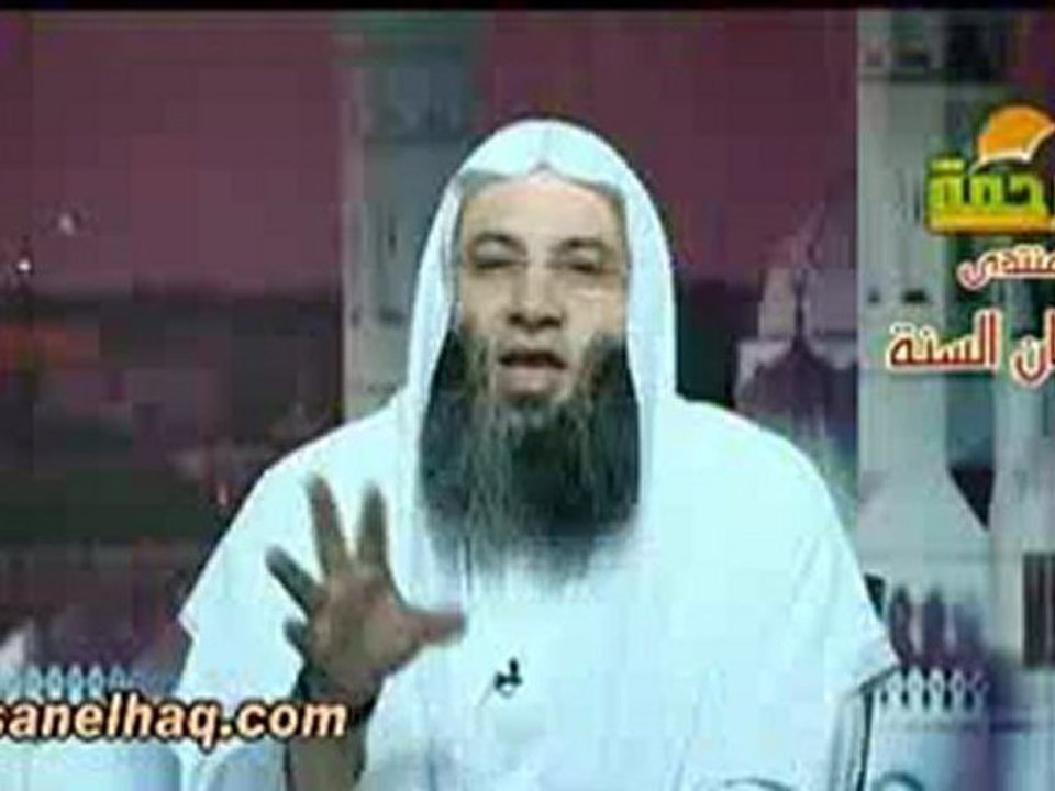 زوجها يطالبها بخلع النقاب عند السفر لبلد غربى
