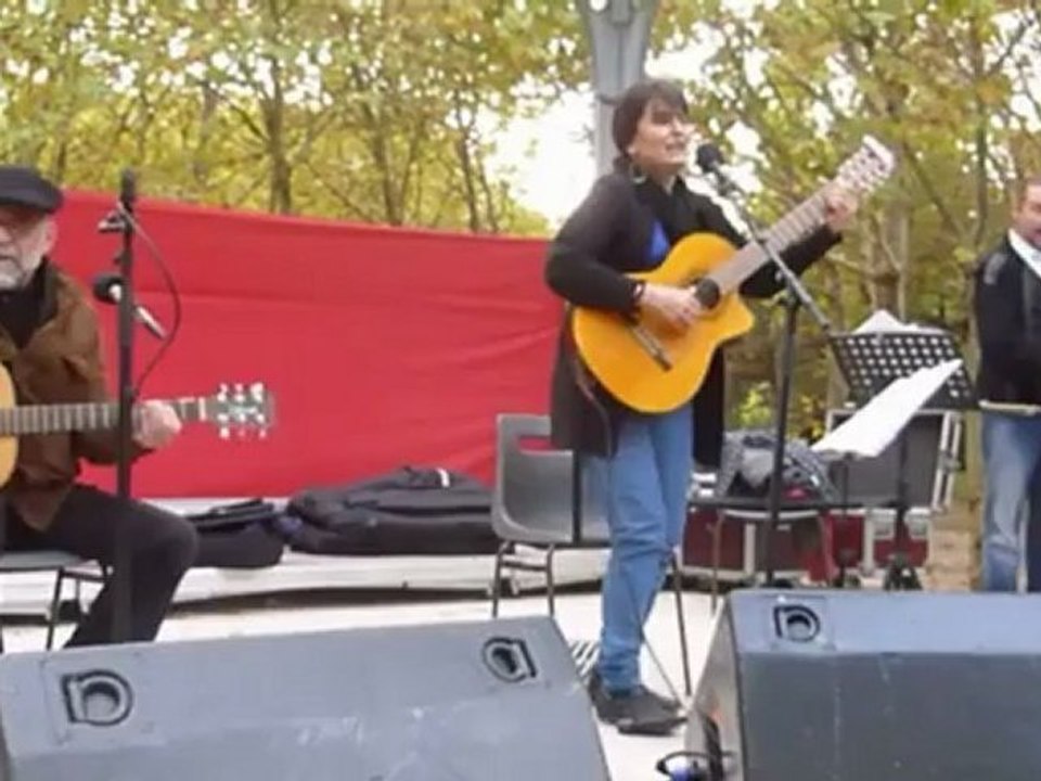 Eva Dénia Brave Margot au Parc Brassens Paris 2012