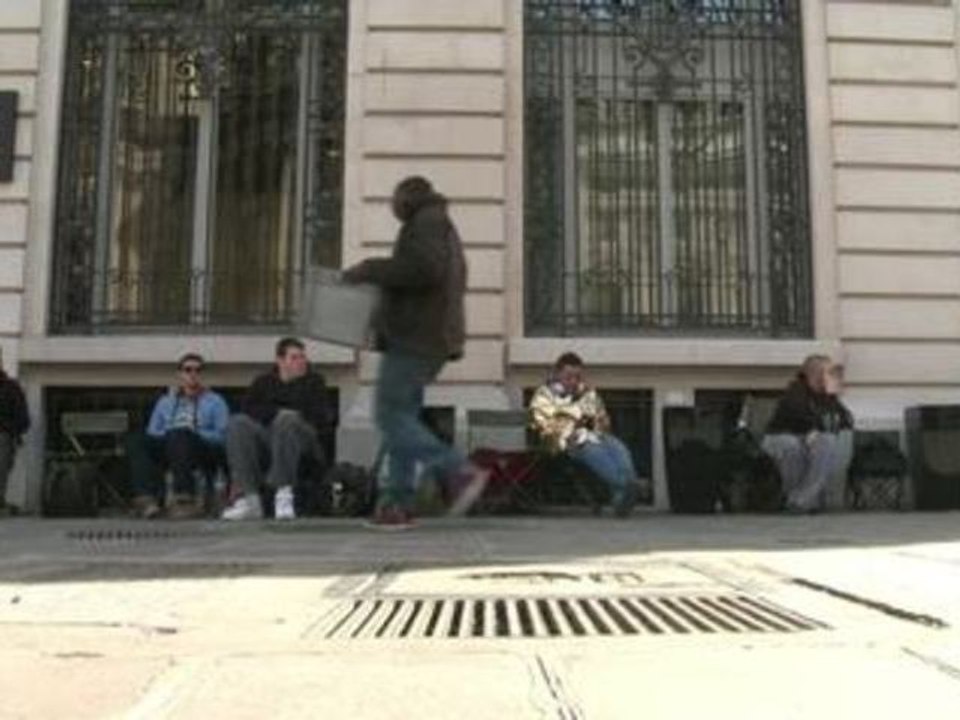 iPhone 5 : les fans d'Apple font déjà la queue