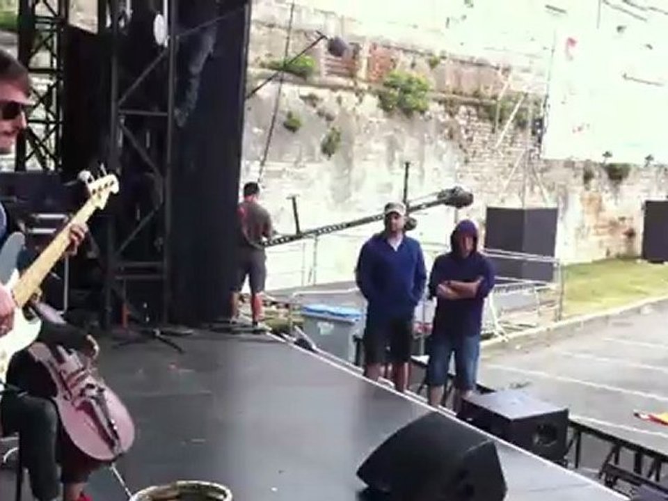 Namaste balance @ Saint Jean d'Acre (Francofolies)